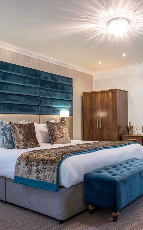 Junior suite bedroom - Vale Resort