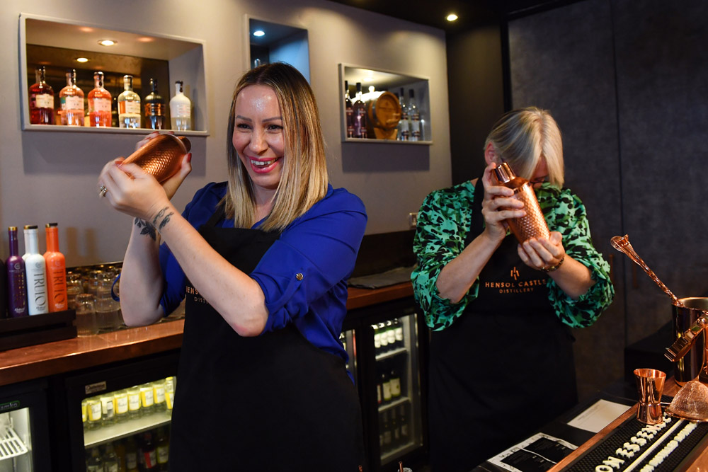 Group Cocktail Masterclass Break