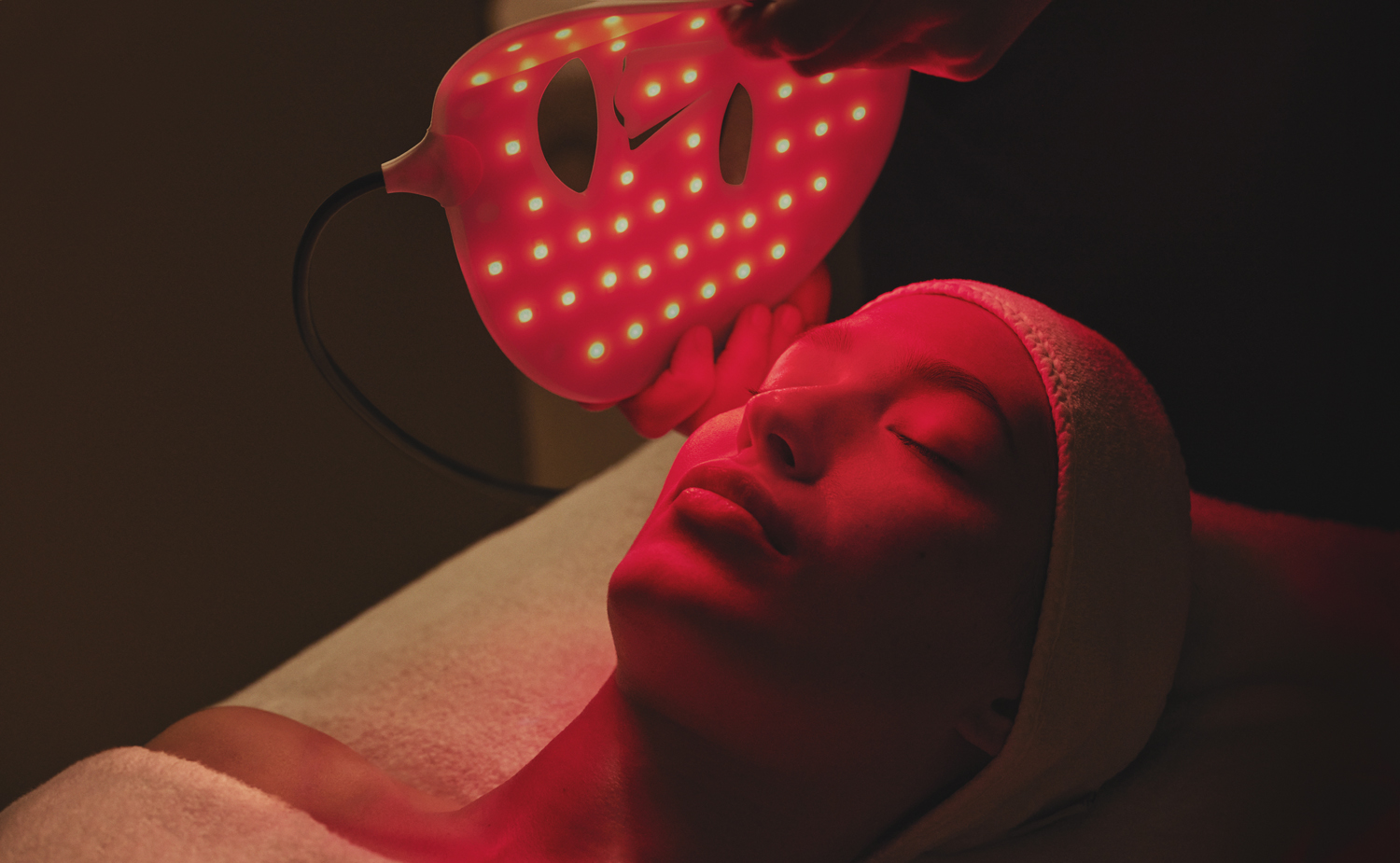 Elemis TECH Smooth & Polish Facial
